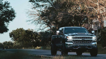 All About the 9005 Headlight Bulb: An In-Depth Overview